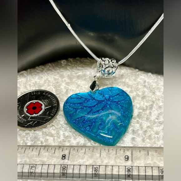 🌸💖cute handmade holographic glitter heart-resin pendant with chain - Picture 8 of 10